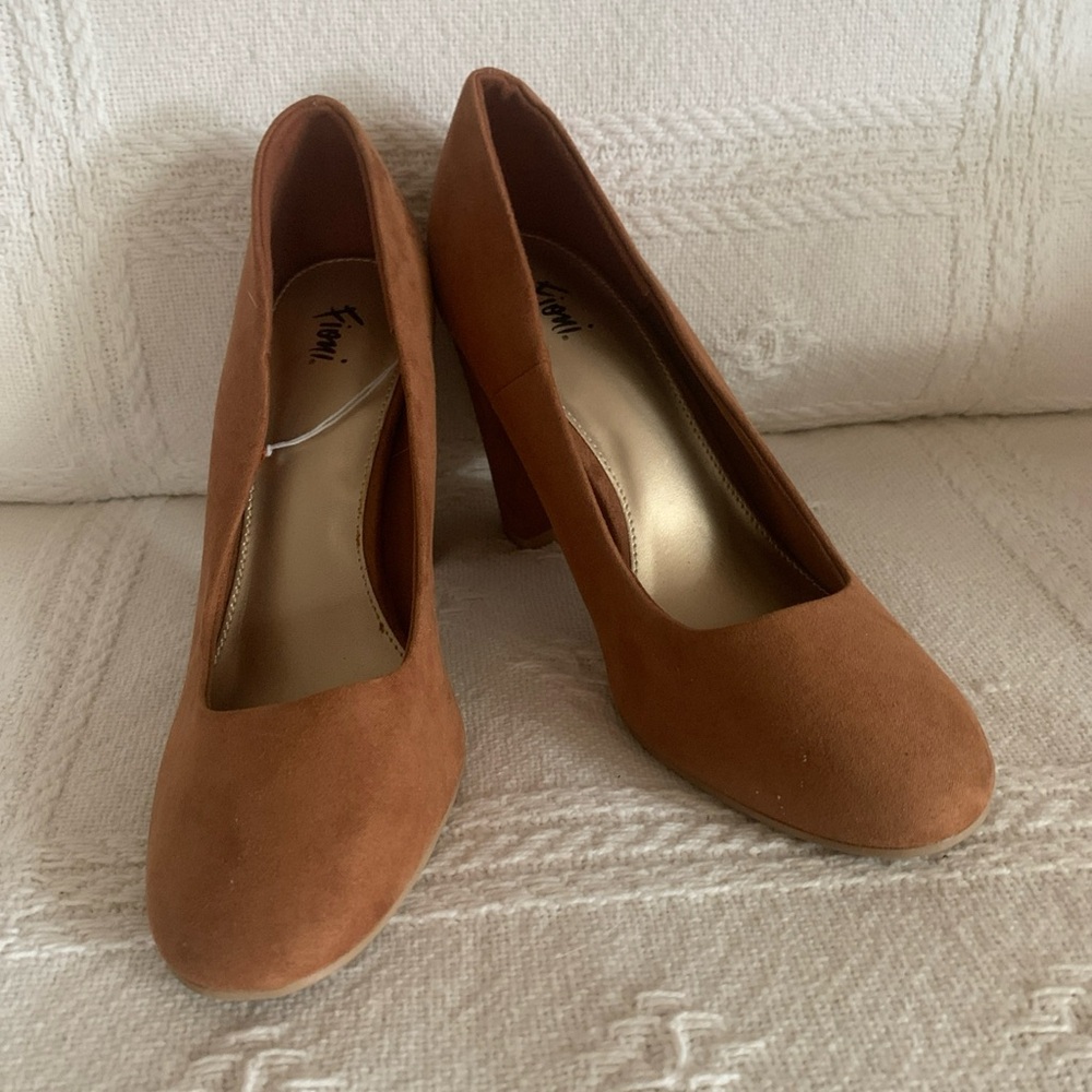 FIONI Clothing Tan Stiletto Heels Classic Pumps